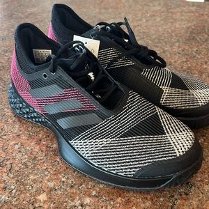 NWT adizero ubersonic 3 tennis shoes.